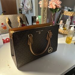 Michael Kors Medium Sized Bag