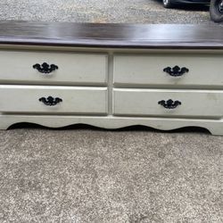 Short Dresser