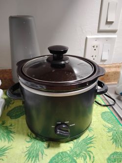 SMALL CROCK POT