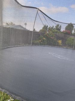 Trampoline (15 feet)