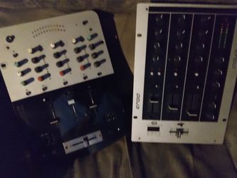 2 pre Amp dj sceatch mixers numark and ddj 3mixers