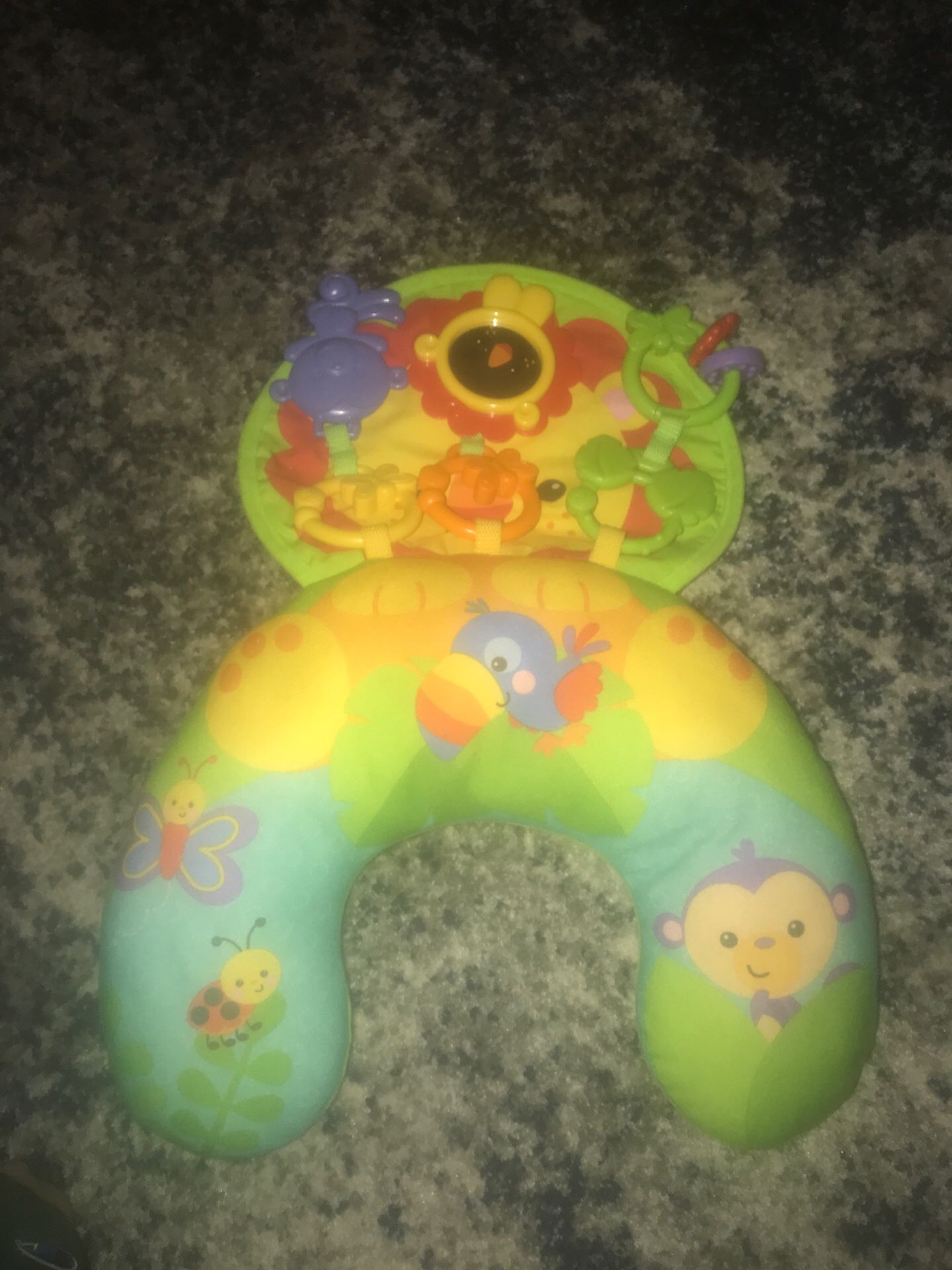 Tummy time pillow