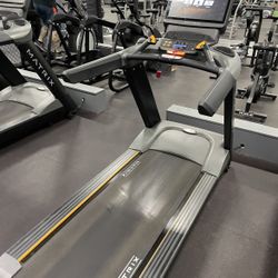 Matrix T7XI Treadmill 