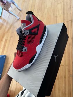 Jordan 4 toro