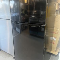 🔥 Black Frigidaire Fridge -Scratch And Dent Super Sale ! @16947  D Street  Victorville 