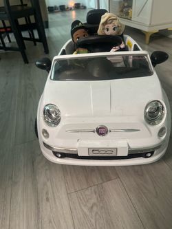 Coche de juguete fiat 500