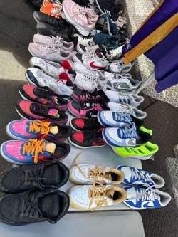Shoes bundle 28 pairs for $145 there’s Jordan’s:Nikes and other really good brands