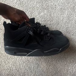 Jordan Retro 4 “Black Cats” size 12
