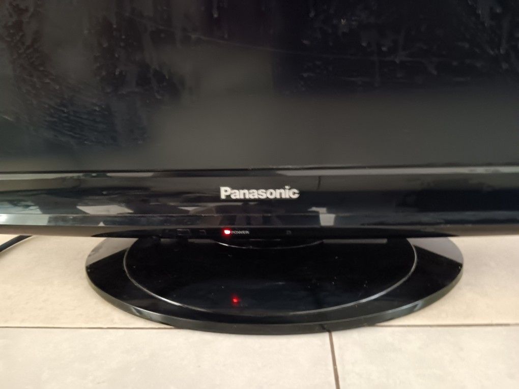 32" Panasonic TV