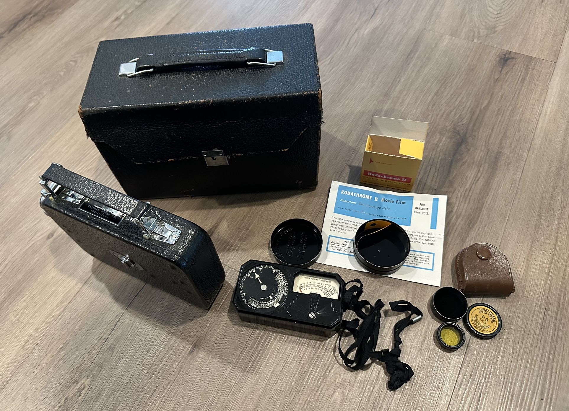 Vintage Cine Kodak 8 Motel 60 1940s 8mm Motion Picture Film Camera w/ Accessories Untested