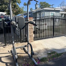 EXERCISE PULL UPS ,PUSH UP TOWER FREE,FREE