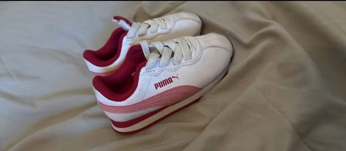 New Girl Pumas