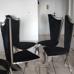 4 Chairs 🫰🏻🤑🤑