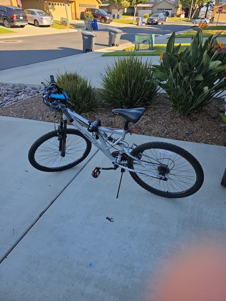 Pacific Men's 26 in. Derby Mountain Bicycle.