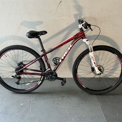 BICYCLE TREK 24 SPEED SIZE 29 BRAND NEW 