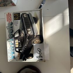 MPC 1/25 1977 Dodge Warlock Stepside Pickup plastic model kit