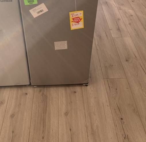 FRIGIDAIRE FFPA3322UM MINI FRIDGE KKJ