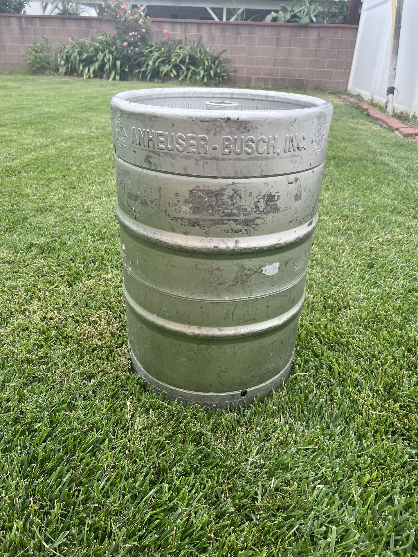 15.5 Gallon Keg Business equipment