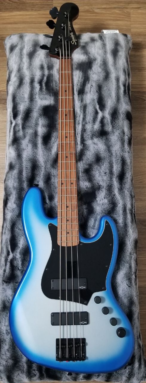 Squier Modern Jazz 4-string bass