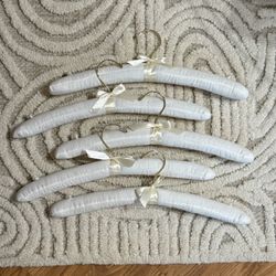 Set of 5 Lux White Padded Hangers With Bow & Pearl Accents (Pacific Beach)