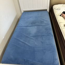 Twin bed