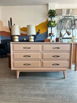 Pink Dresser / MCM / 6 Drawers / Vintage!