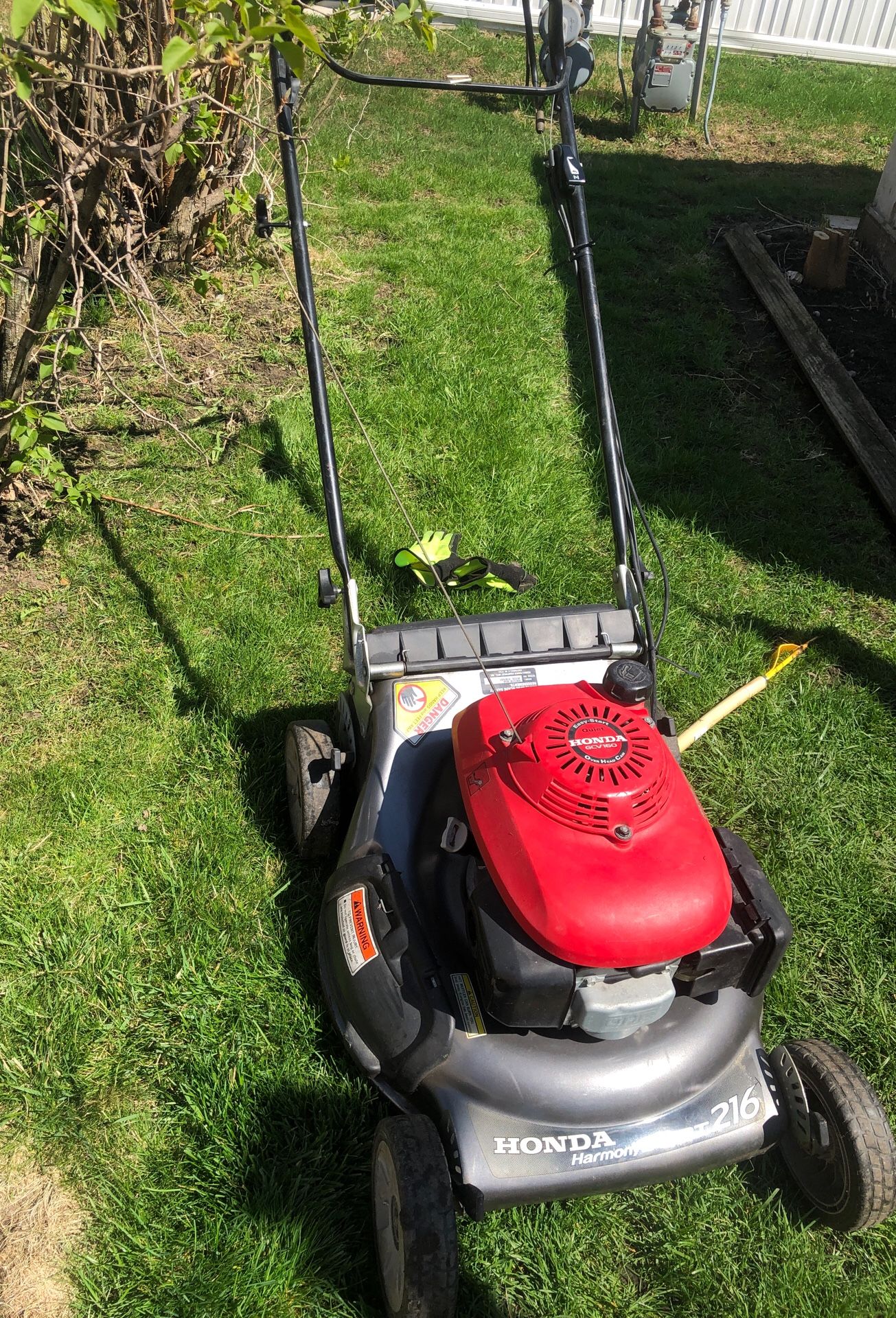 Honda lawn mower harmony II Hrt 216 selfpropel for Sale in Calumet