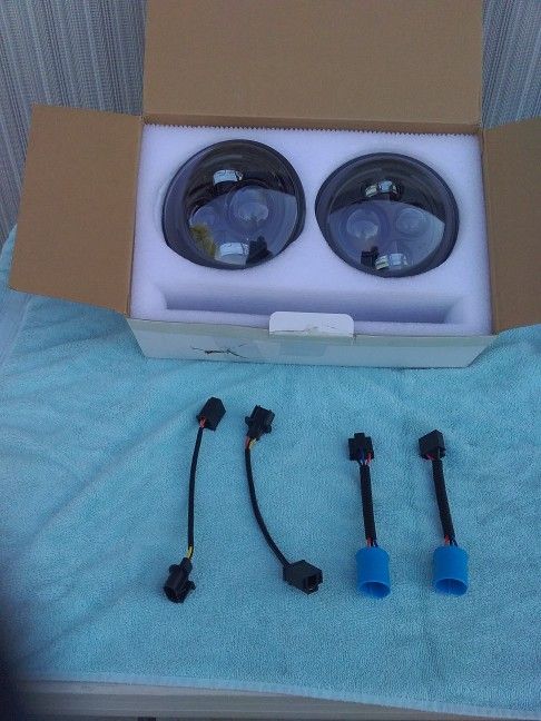 JEEP HEADLIGHTS BRAND NEW