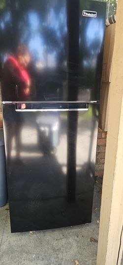 Refrigerator (Magic Chef) 24" x 57"