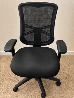 Alera Elusion Ergonomic Mesh Office Chair – Excellent Condition