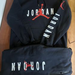 Mens Jordan sweatsuit size small $70 hmu ‼️‼️🔥✅
