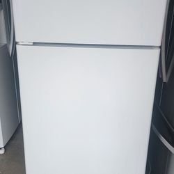 Like NEW 2020 APARTMENT REFRIGERATOR 