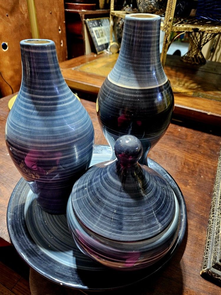 Vase With Swirl