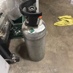 CO2 tank
