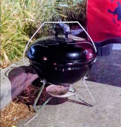 Weber Smokey Joe Premium 14" Portable Charcoal Grill with Tuck-N-Carry Lid Lock (MSRP: $69)