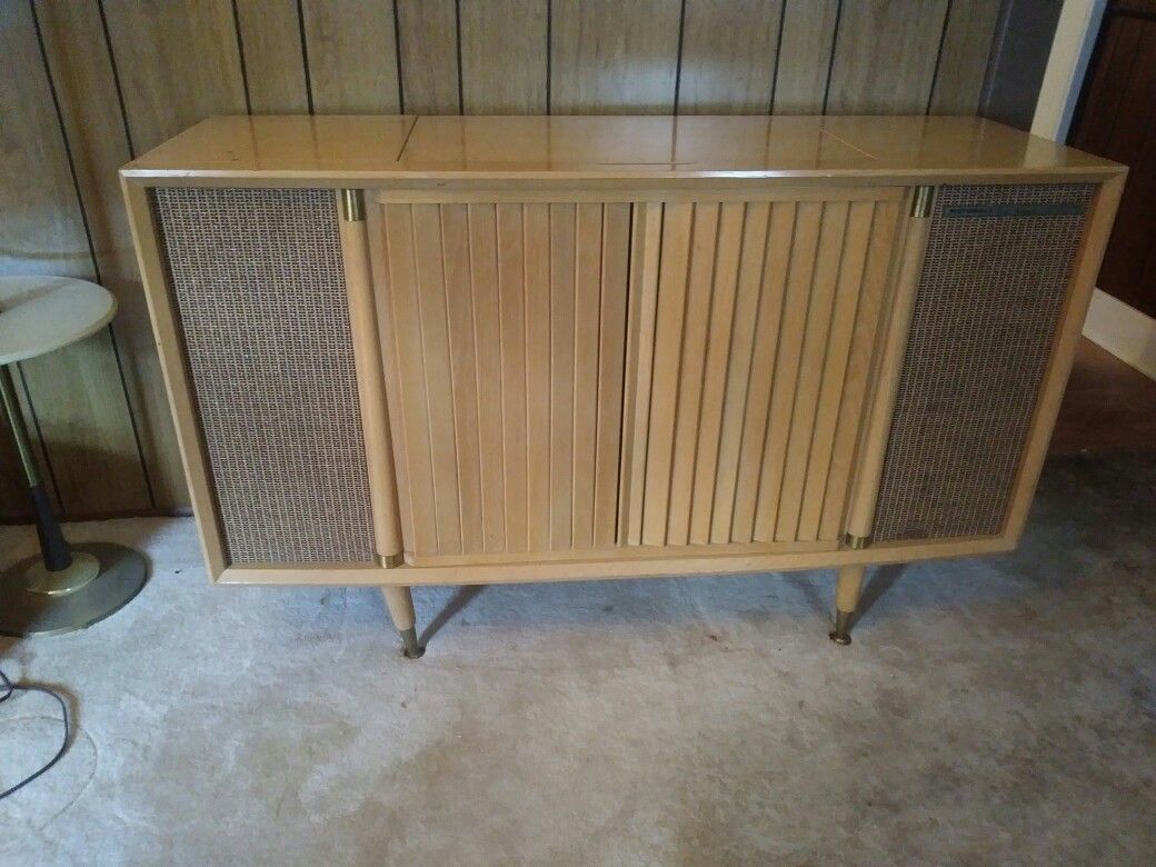 VTG BLONDE HAYWOOD 1960 MOTOROLA 3 CHANNEL STEREO CONSOLE