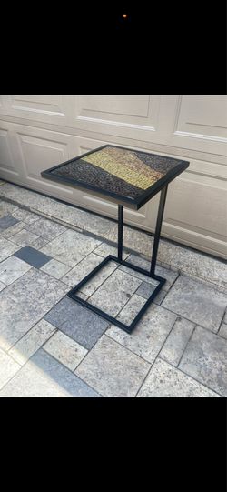 Metal Frame Stand Table Tiffany Style