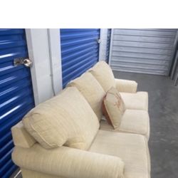 Comfortable pull-out-bed couch (free delivery)