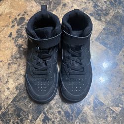 Toddlers Like New Nikes 