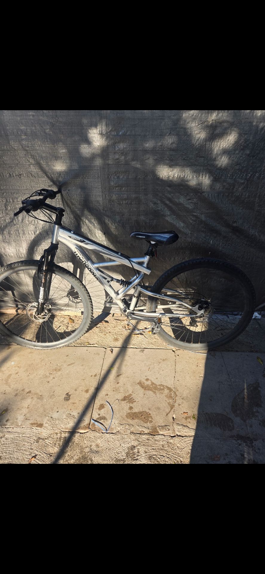 Mongoose Mountain Bike Impasse 29”in