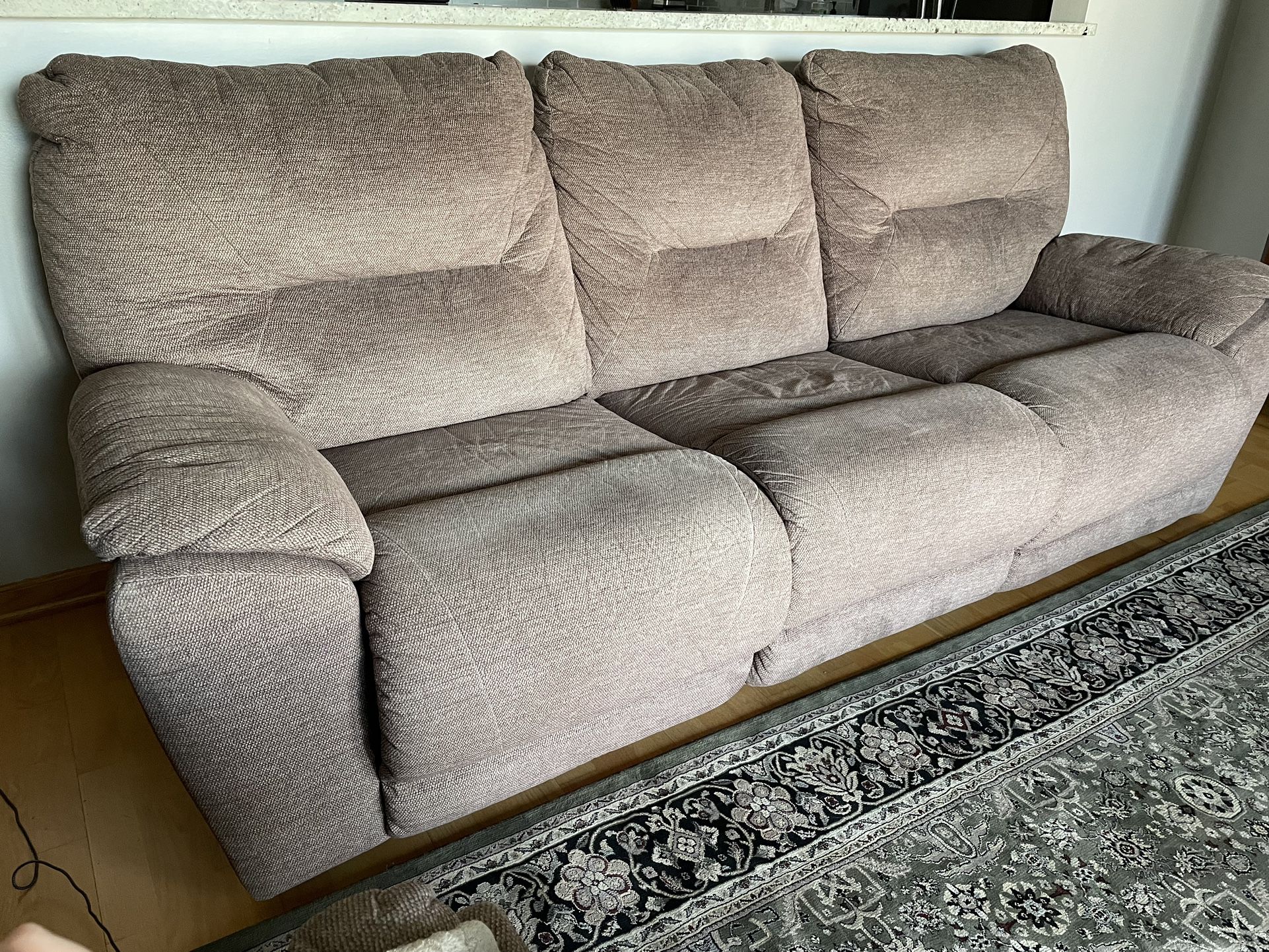 Reclining Couch, Very Good Condition 