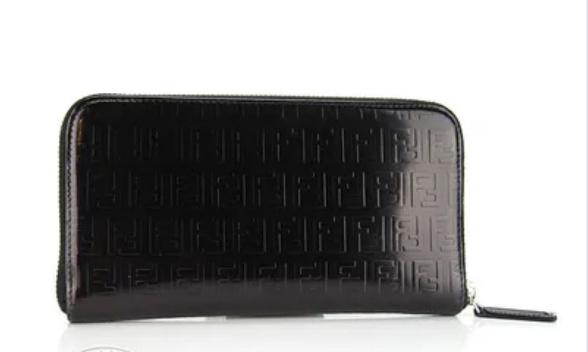 Fendi Logo Blk Leather Zip-around Wallet 