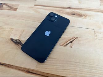 Apple iPhone 13 / Cricket