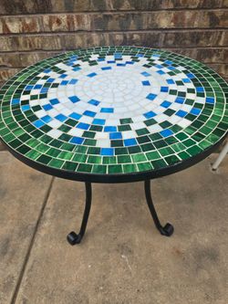 Round Mosaic Tile Outdoor Accent Table