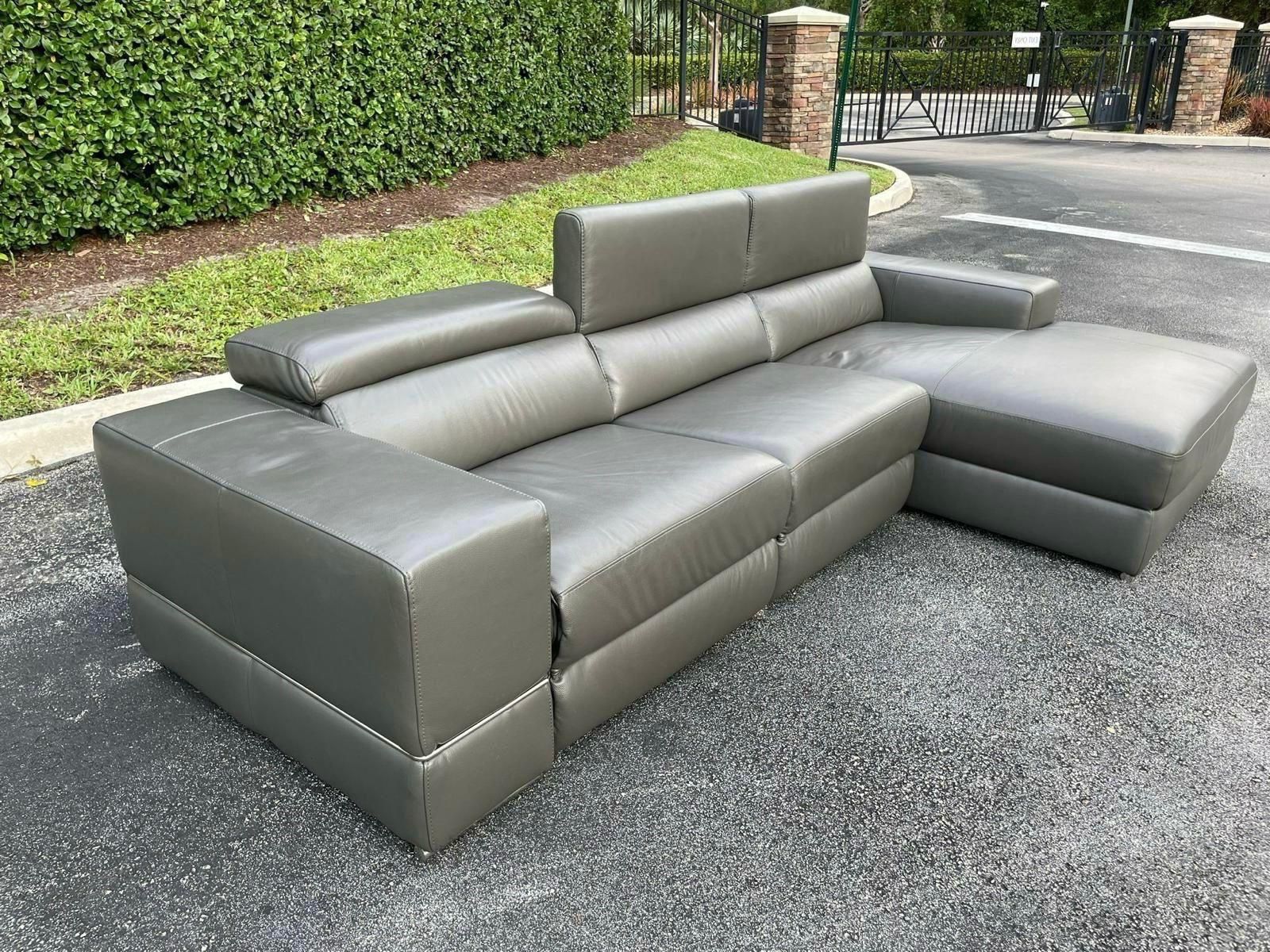 Sofa/Couch Sectional - 3 Months Old - Gray - Recliner - Delivery Available 🚛