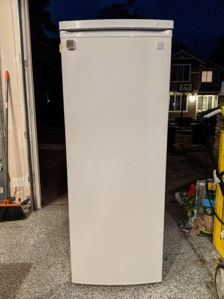 PENDING - Kenmore 6.5 cu ft Vertical Upright Freezer for Food Storage