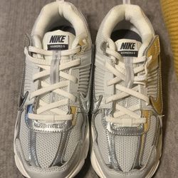 Nike Vomero 5 