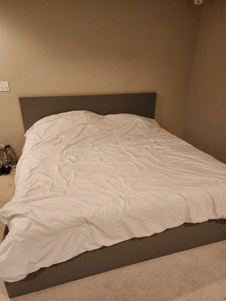 King Size Bed With 4 Drawers And Mattress