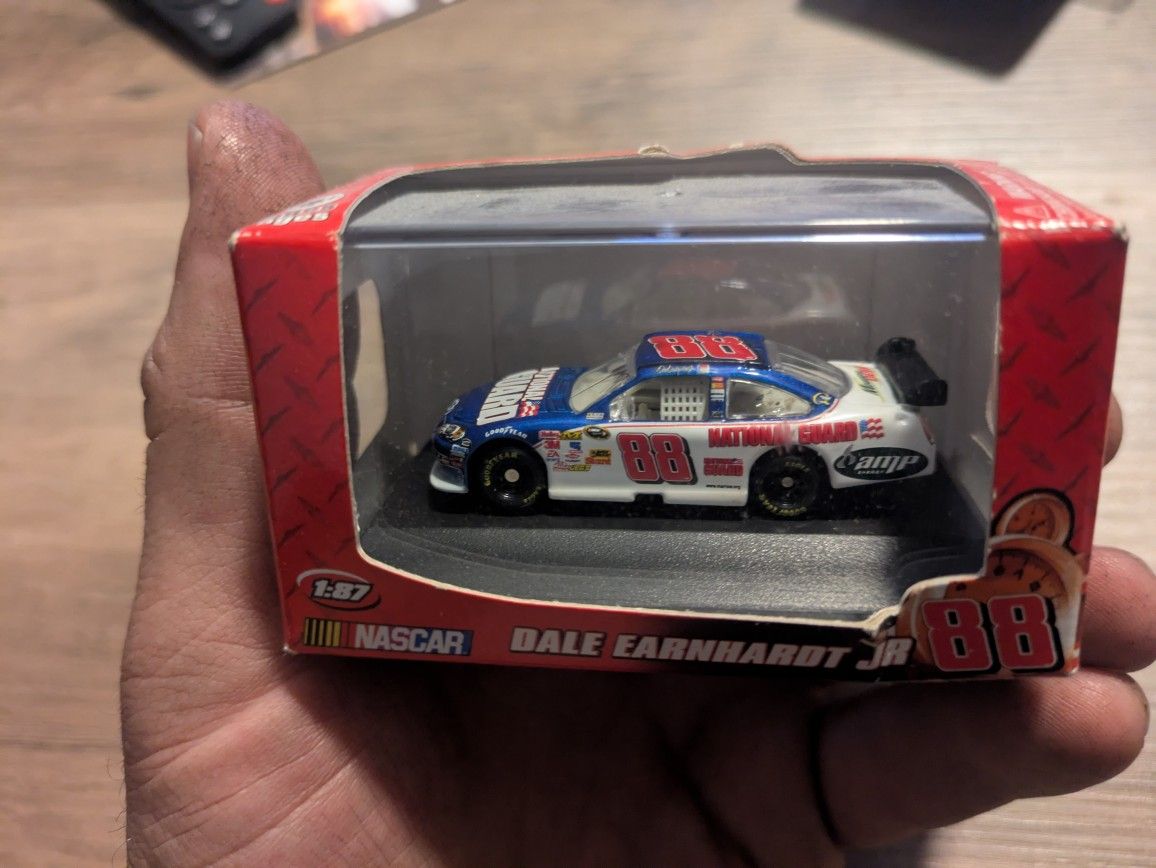 Dale Earnhardt 1:64 Diecast Car