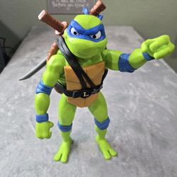 Teenage Mutant Ninja Turtles Leonardo Jumbo 12" Action Figure Playmates 2023 Toy